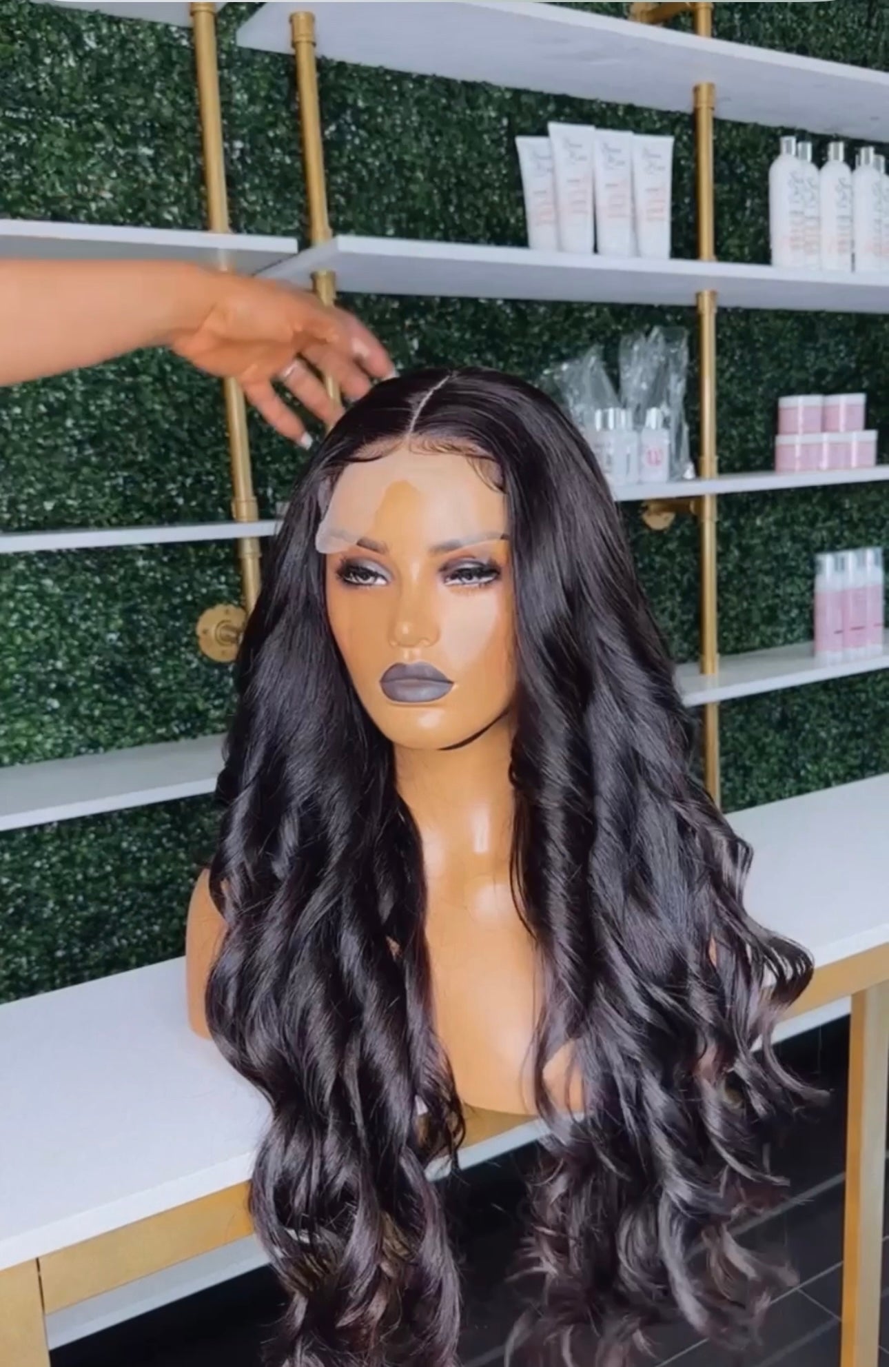 Mila - Bodywave Closure Wig