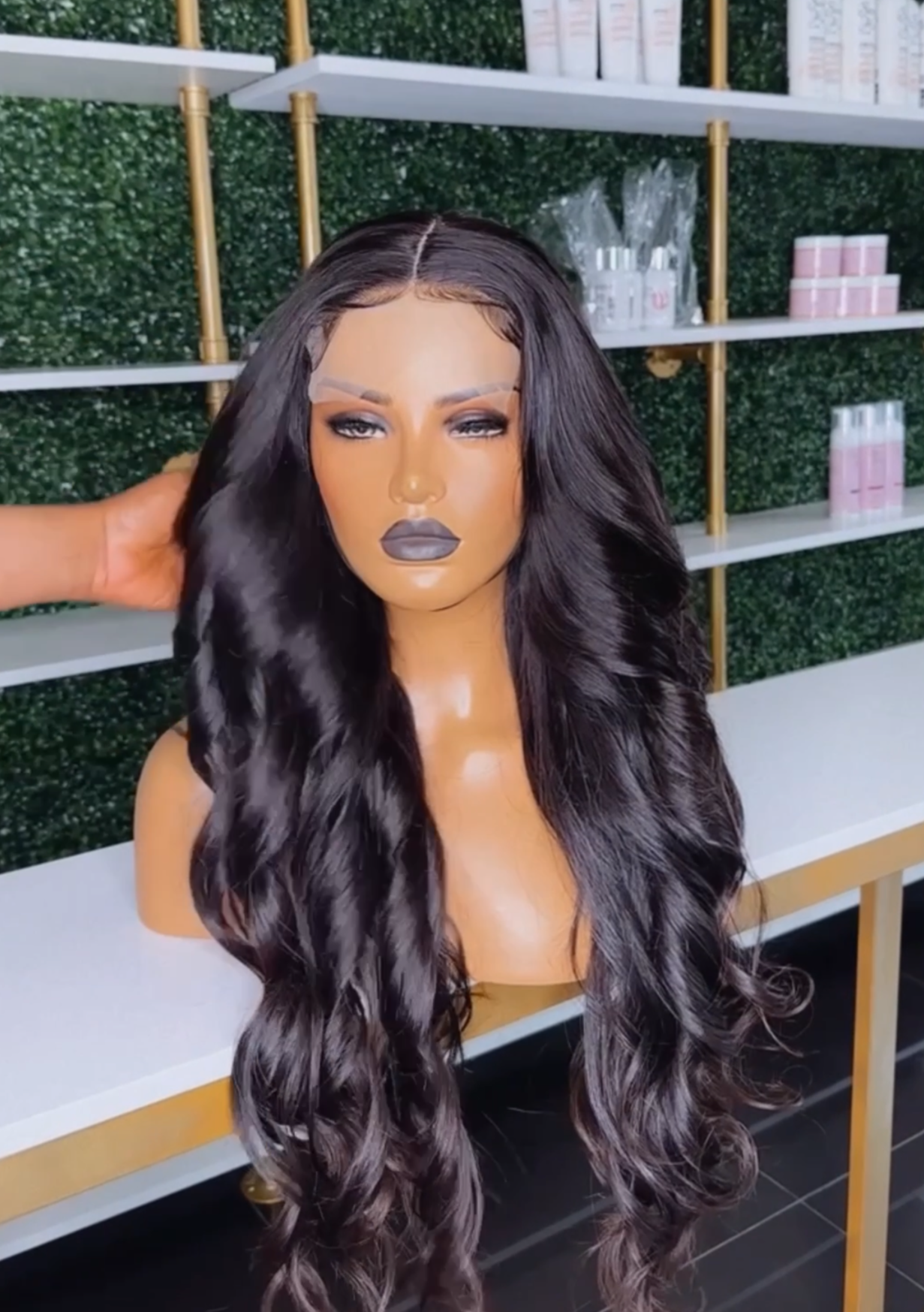 Mila - Bodywave Closure Wig