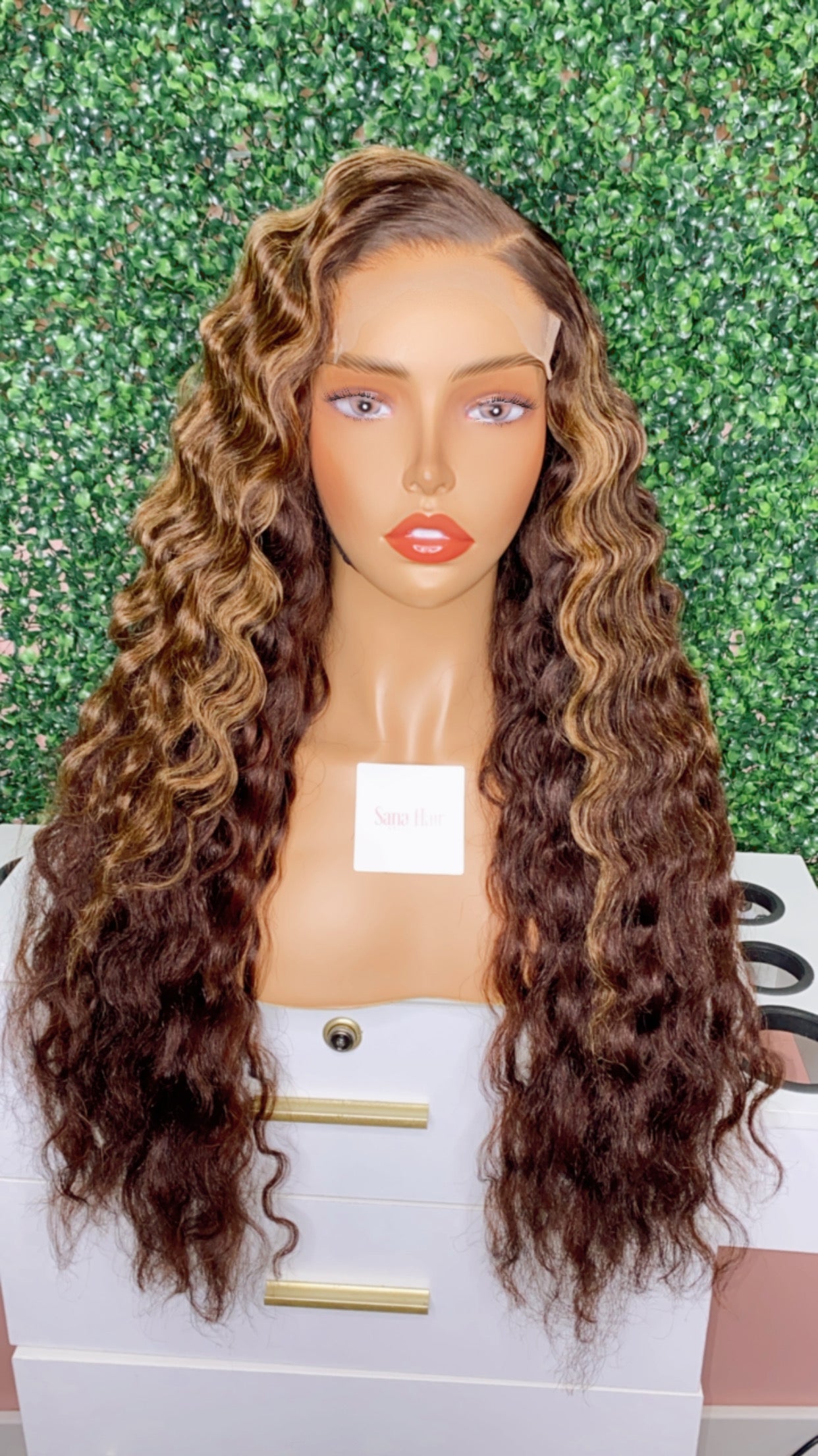 Gabby - Loose Curl Closure Wig